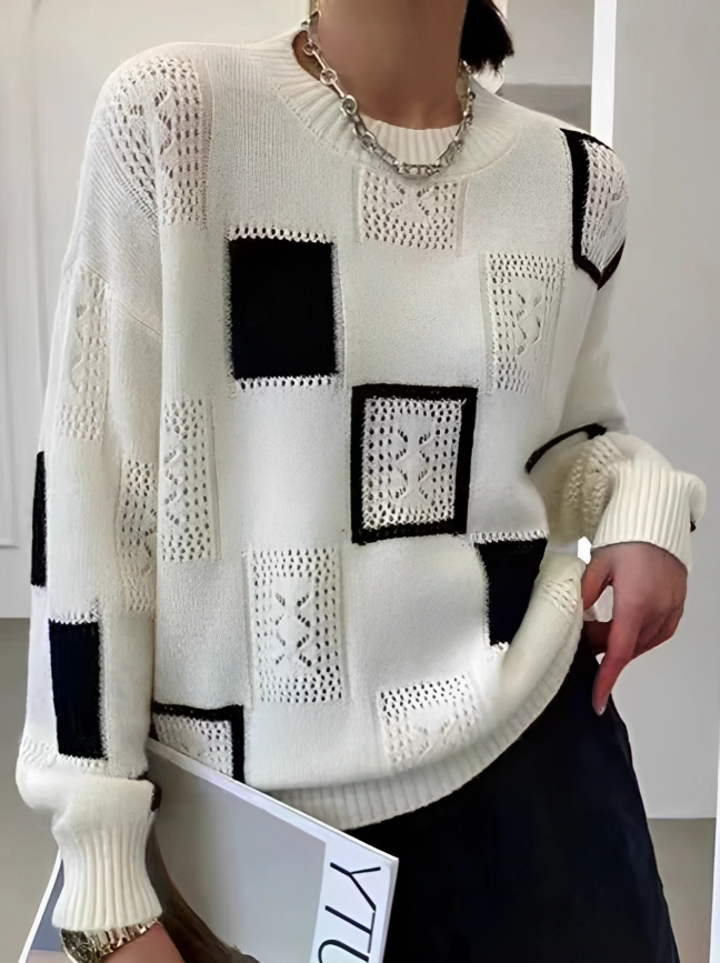 Printed round-neck jumper with classic print.