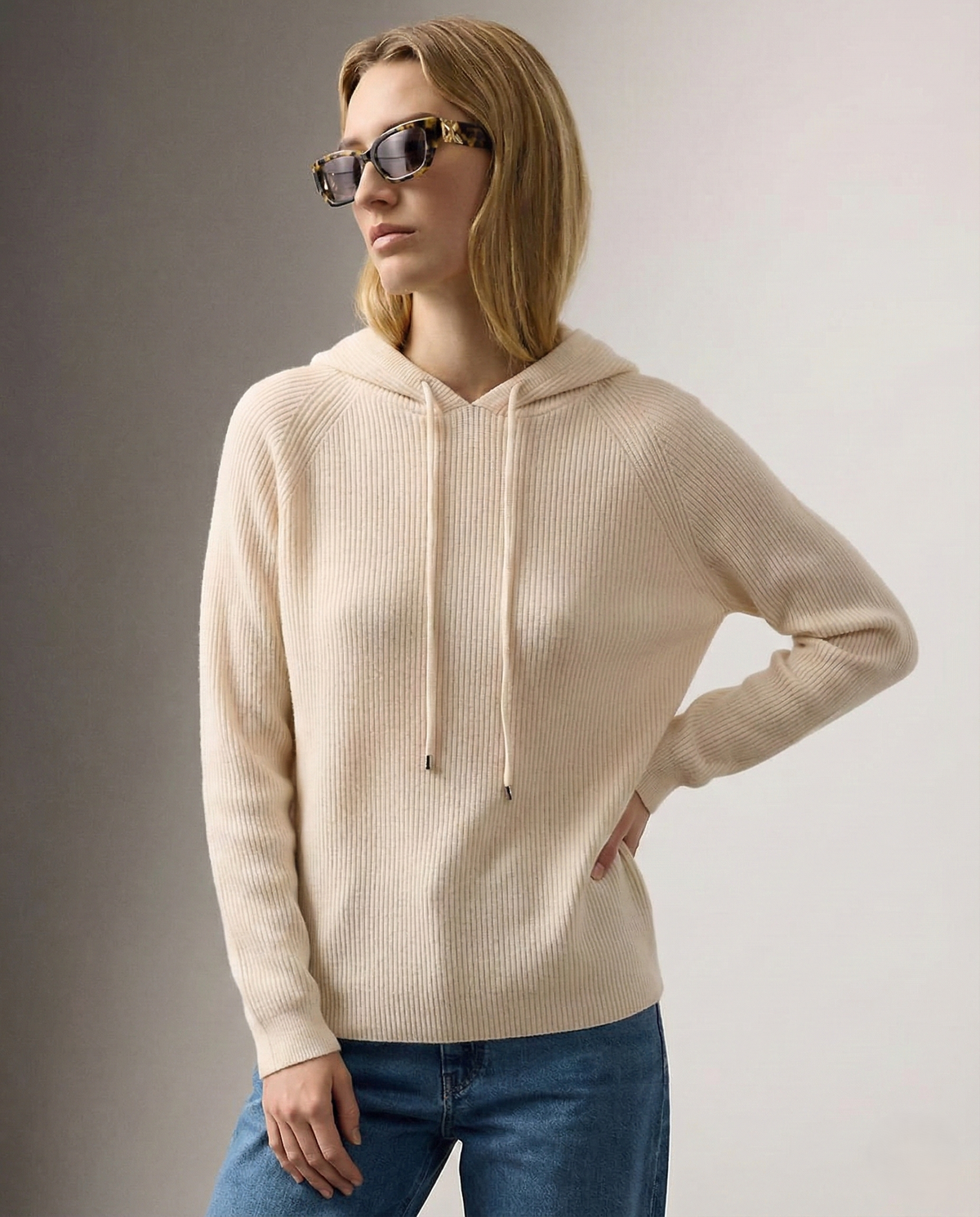 Relaxed Hooded Pullover Knit