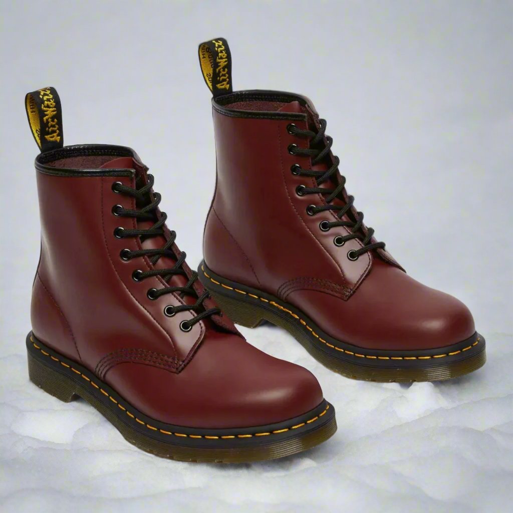 Lace up boots with reinforced eyelets, lacing detail