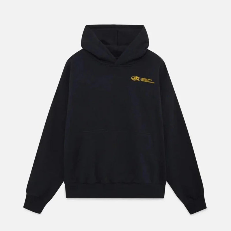 Oversized hoodie worn with jeans for a casual streetwear look