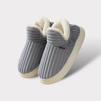 Plush cushioned slippers, detail of the soft padded lining