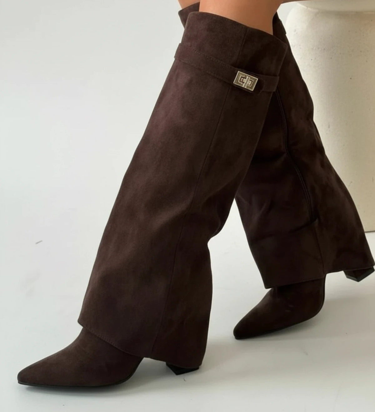 Pointed-Toe Boots Slouch Knee-High